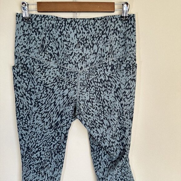 Athleta Salutation Stash Pocket II Printed 7/8 Tight Leggings Petrol Blue Size L - Picture 6 of 7